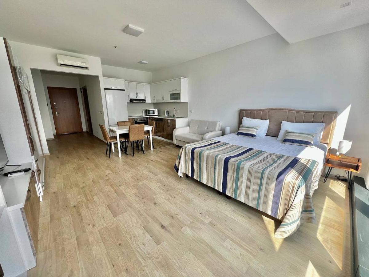 Apartments With Sea And Mountain Views, Portа Batumi Tower Luaran gambar
