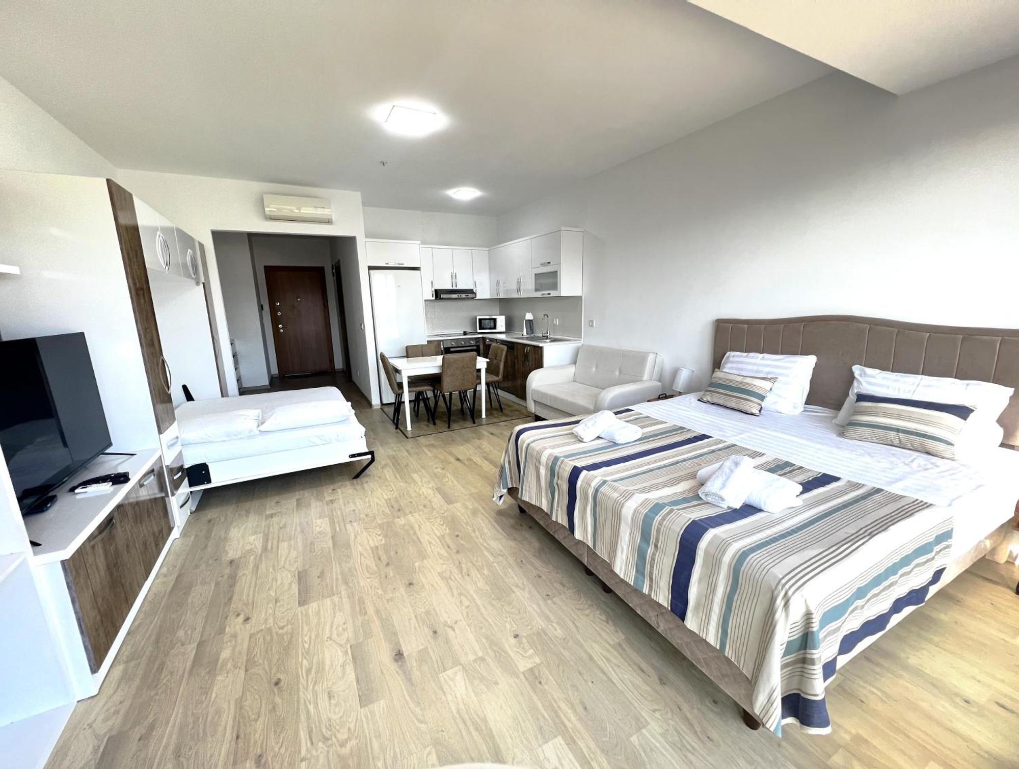 Apartments With Sea And Mountain Views, Portа Batumi Tower Luaran gambar