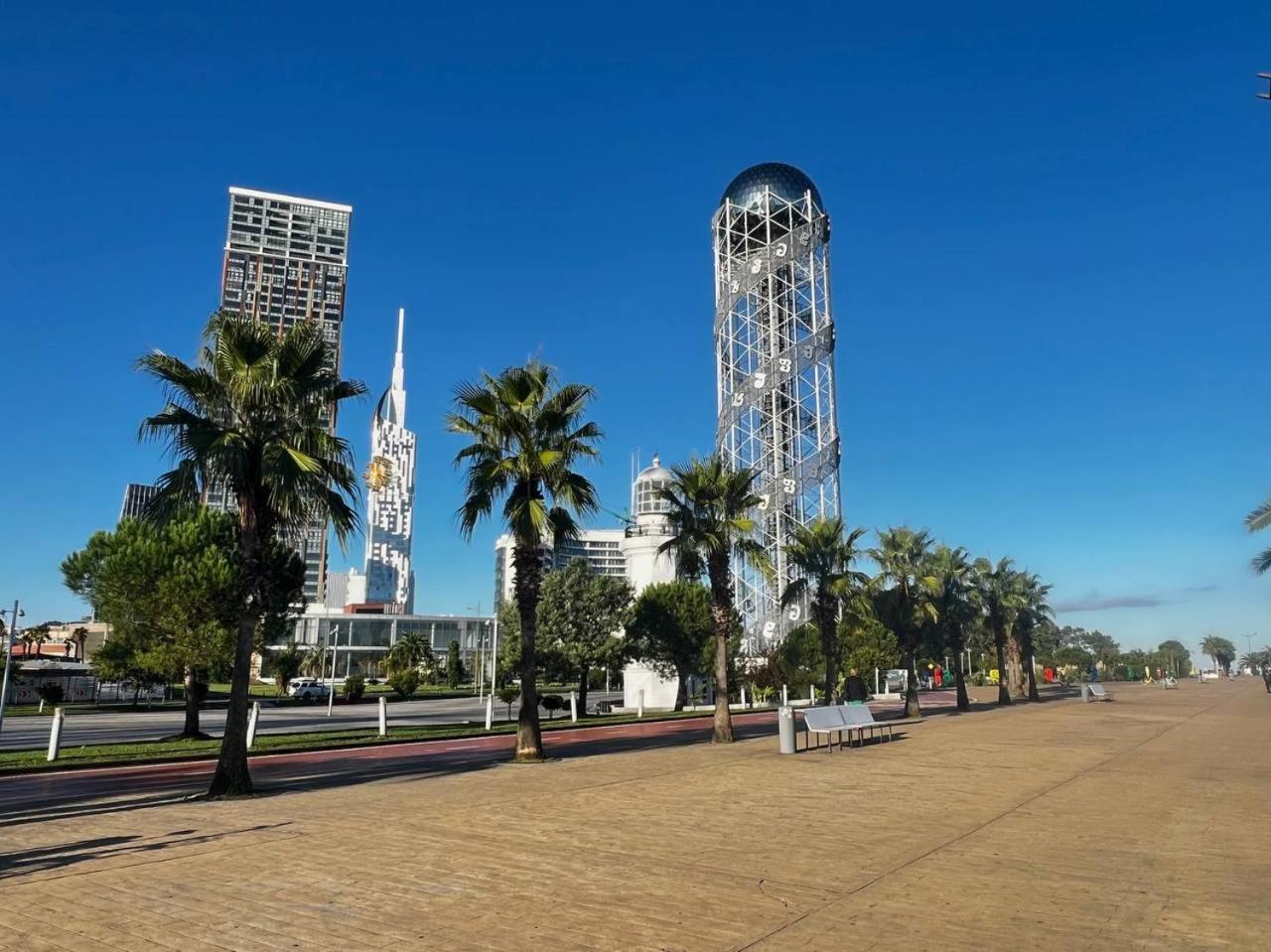 Apartments With Sea And Mountain Views, Portа Batumi Tower Luaran gambar